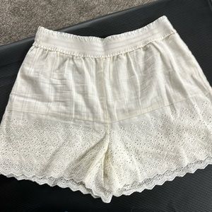 Cream cotton lace short